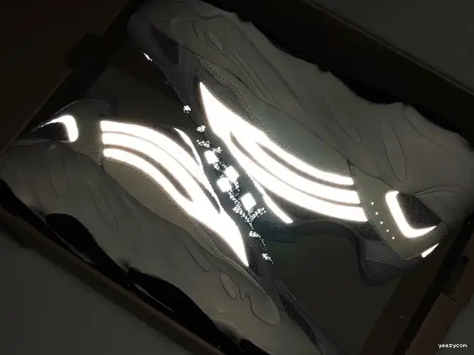 Yeezy 700 Adidas Static V2 EF2829 Boost 0601